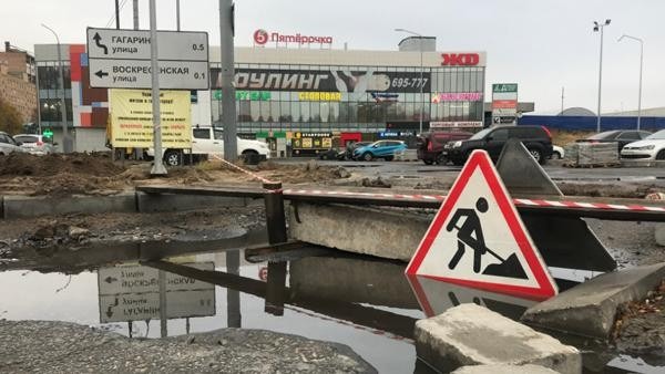 С третьей попытки: в Архангельске возобновили вялотекущий привокзальный ремонт