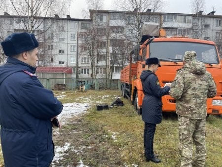 Конфискованный в Архангельске КАМАЗ отправился в зону СВО