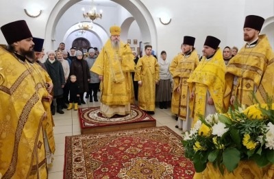 Митрополит Корнилий в праздник святителя Тихона, Патриарха Всероссийского совершил Божественную литургию в Архангельске 