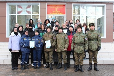 Студенты Технологического колледжа императора Петра I «На страже мира и добра»