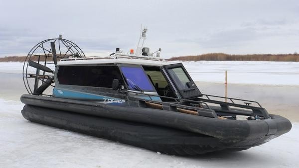 Спасатели начали перевозить на аэролодках жителей отдаленных архангельских районов