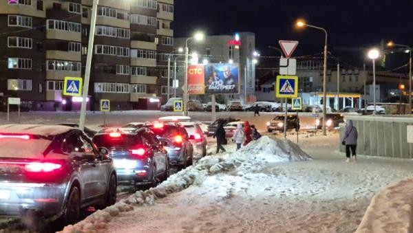 У архангельского ТЦ продлили перекрытие трассы из-за очередных работ на сетях