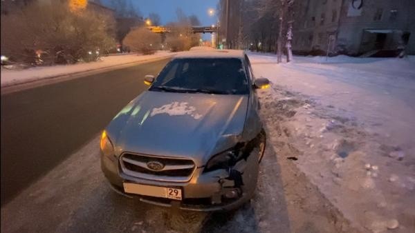 Видео: в центре Архангельска произошла массовая авария с участием четырех машин 