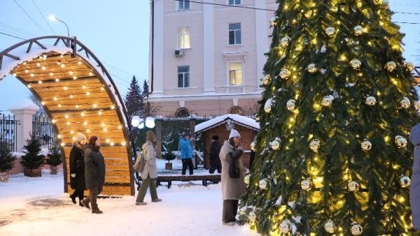 В архангельском парке аттракционов ждут семьи на новогодние программы