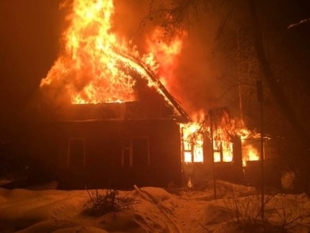 Огонь зимних пожаров в Архангельской области собирает смертельную жатву