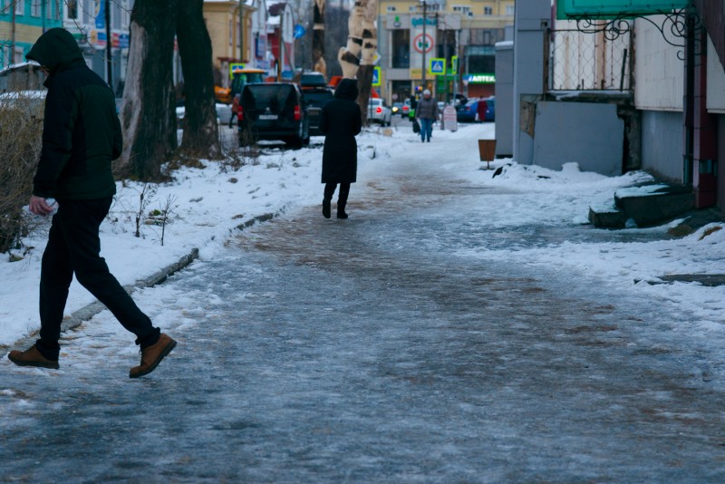 Будьте осторожны: в Архангельске гололед