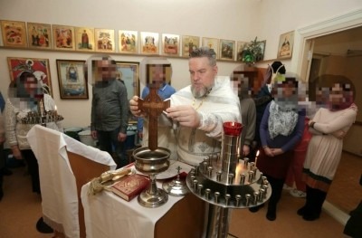 В Крещенский сочельник в северодвинском госпитале совершили Божественную литургию и освятили воду 