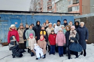 В Архангельске совершили молебен на месте строительства храма напротив ТЦ «Макси»