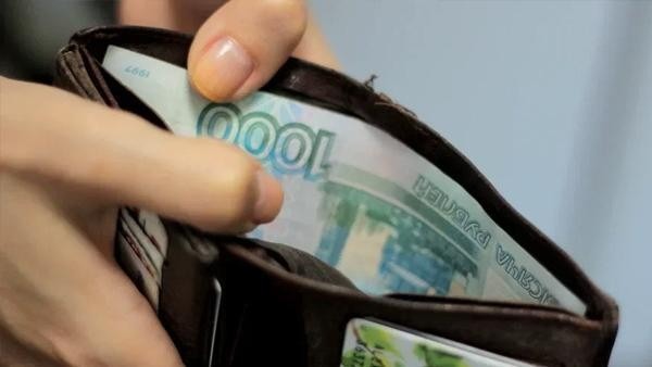 Автолюбитель, рассекавший у Вечного огня в Архангельске, нарвался на крупный штраф Автолюбитель, рассекавший у Вечного огня в Архангельске, нарвался на крупный штраф