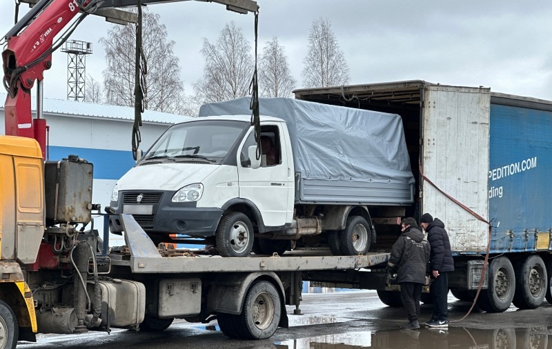 Из Архангельской области для участников СВО отправили автомобили и гуманитарный груз Из Архангельской области для участников СВО отправили автомобили и гуманитарный груз