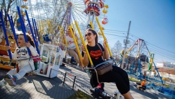Архангельский парк аттракционов по традиции открыл сезон в День Победы Архангельский парк аттракционов по традиции открыл сезон в День Победы