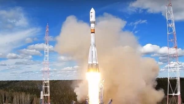 В Поморье с космодрома запустили ракету с военным спутником: это сняли на видео В Поморье с космодрома запустили ракету с военным спутником: это сняли на видео