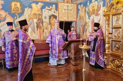 Митрополит Корнилий 4 июня совершил всенощное бдение в Архангельске Митрополит Корнилий 4 июня совершил всенощное бдение в Архангельске