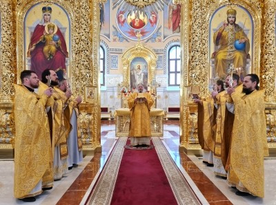 Митрополит Корнилий 29 июня совершил Божественную литургию в Архангельске Митрополит Корнилий 29 июня совершил Божественную литургию в Архангельске