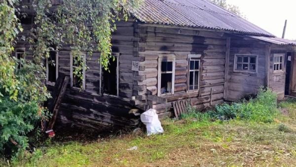 Разряд молнии ударил в «деревяшку» на юге Архангельской области: дом вспыхнул Разряд молнии ударил в «деревяшку» на юге Архангельской области: дом вспыхнул