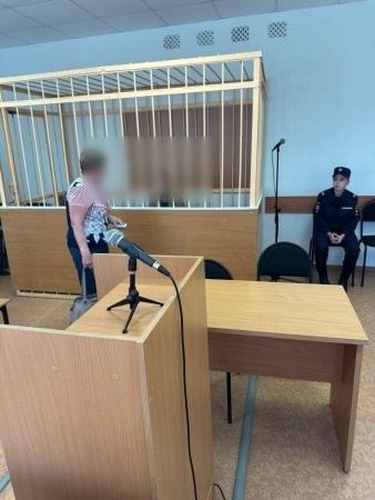 Жительница Новодвинска пыталась зарезать своего кузена предметом гигиены