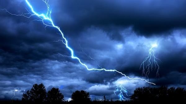 Синоптики: Архангельскую область в ближайшие часы накроют грозы и шквальный ветер Синоптики: Архангельскую область в ближайшие часы накроют грозы и шквальный ветер