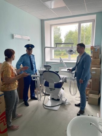 Прокурор Красноборского района уточнил, что территория школы не место для мусора