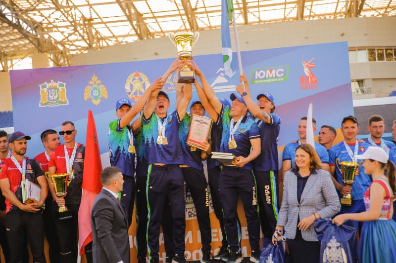 Огненный финал: определены чемпионы и призеры первенства МЧС России по пожарно-спасательному спорту 2025 года