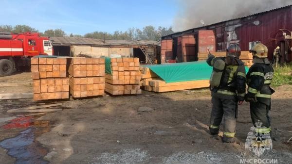 Горожане заметили дым в районе архангельского аэропорта: что горит Горожане заметили дым в районе архангельского аэропорта: что горит