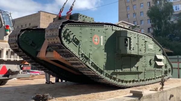 Британский трофей вернули на архангельский проспект и готовят к «стеклянной броне» Британский трофей вернули на архангельский проспект и готовят к «стеклянной броне»