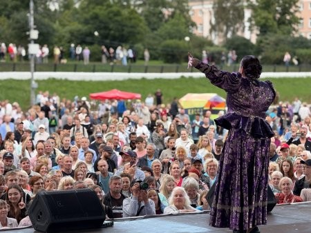 "Единая Россия" вложилась в празднование Дня строителя в Архангельске