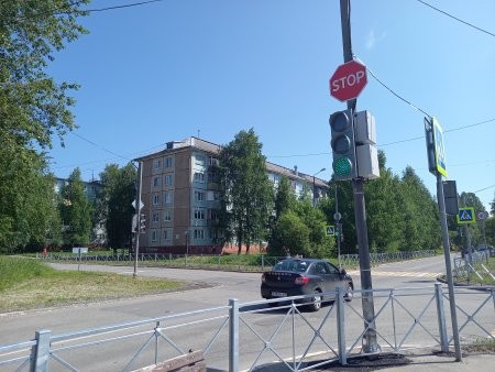 Только прокурор смог настоять на установке светофора в Новодвинске