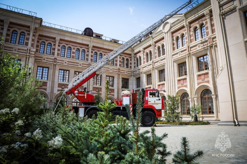 МЧС России провело учение в школе искусств Севастополя