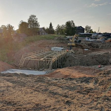 В Мезенском округе ремонтируют мост через Лукин ручей