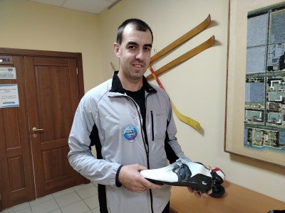 Новый экспонат музея САФУ – легендарные коньки Александра Кротова