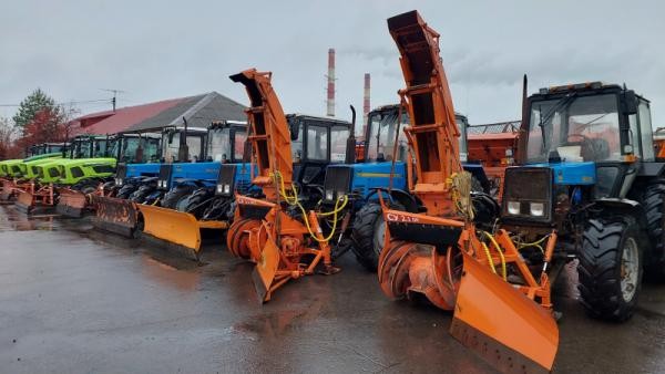 Архангельские дорожники переходят на зимний режим уборки улиц Архангельские дорожники переходят на зимний режим уборки улиц