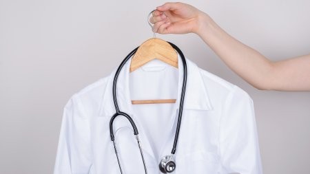 Зам главврача больницы в Архангельской области попала под уголовку за шахер-махер