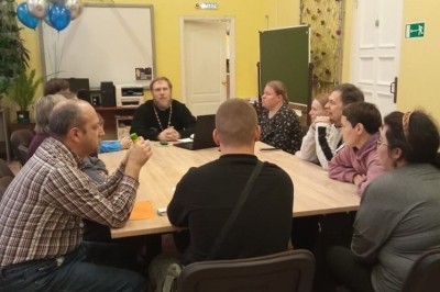 «Душевная встреча в хмурый день». Священник Кирилл Кочнев духовно поддерживает людей с ментальными особенностями 