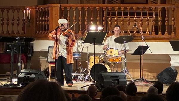 В Архангельске стартовали «Дни джаза-2025»: три дня искусства, музыки и встреч В Архангельске стартовали «Дни джаза-2025»: три дня искусства, музыки и встреч