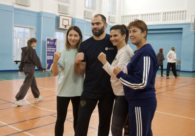 Олимпийский чемпион по боксу провел зарядку для студентов САФУ