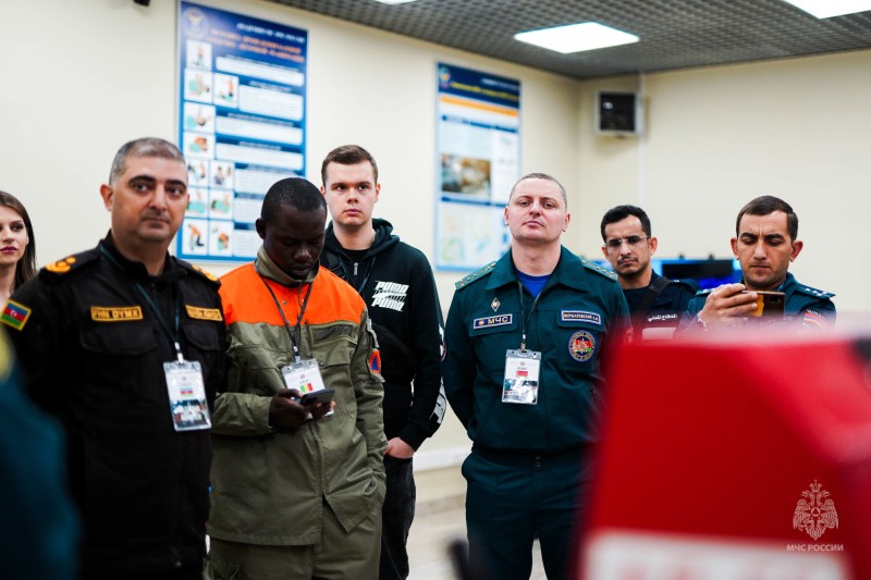 В Академии ГПС МЧС России вручили сертификаты обучающимся из Международной организации гражданской обороны