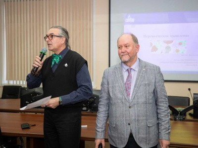 Профессор САФУ прочитал в Ярославле лекцию о переводческом мышлении Профессор САФУ прочитал в Ярославле лекцию о переводческом мышлении