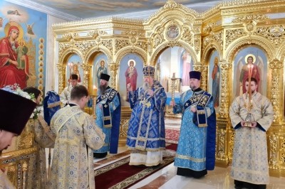 Митрополит Корнилий в канун праздника Казанской иконы Божией Матери совершил всенощное бдение в Михаило-Архангельском кафедральном соборе Митрополит Корнилий в канун праздника Казанской иконы Божией Матери совершил всенощное бдение в Михаило-Архангельском кафедральном соборе