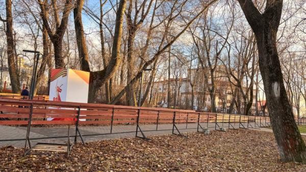 Лед грядет: в Архангельске начали монтаж популярного катка под открытым небом