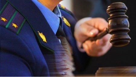 Только прокурор защитил права двух работников управляшки из Яренска