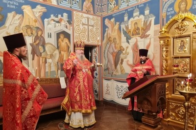 Митрополит Корнилий совершил всенощное бдение в канун праздника великомученика Димитрия Солунского Митрополит Корнилий совершил всенощное бдение в канун праздника великомученика Димитрия Солунского