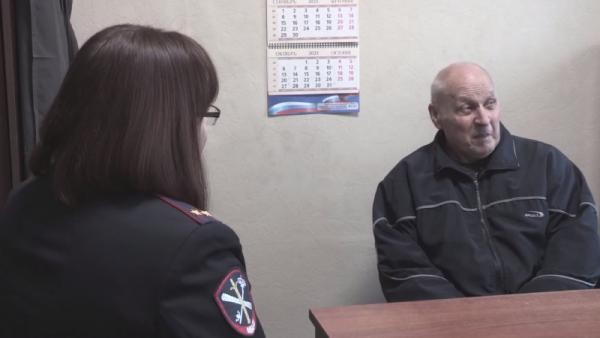 Поверил «спецслужбам»: в Архангельске курьер мошенников забрал миллионы у старушек