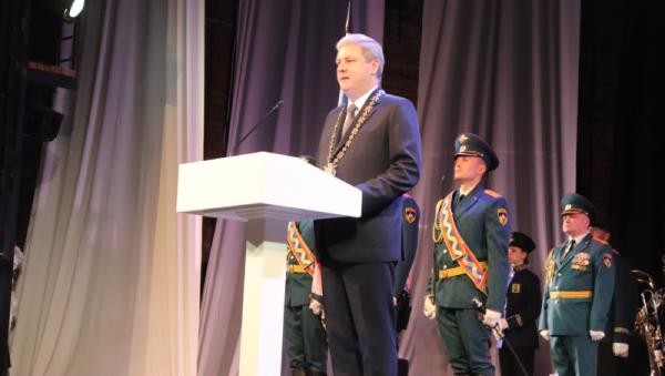 Дмитрий Морев официально вступил в должность главы Архангельска Дмитрий Морев официально вступил в должность главы Архангельска