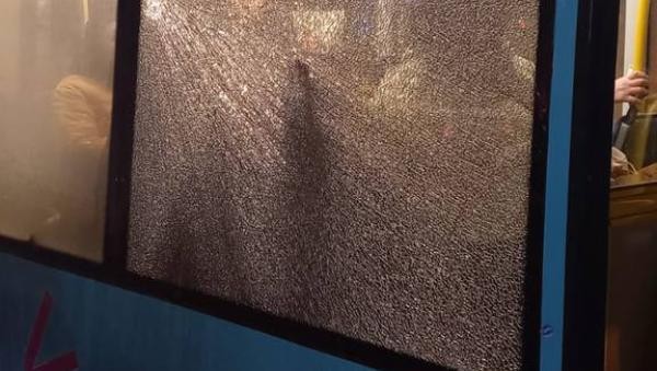 Архангельские вандалы продолжают терроризировать городские автобусы Архангельские вандалы продолжают терроризировать городские автобусы