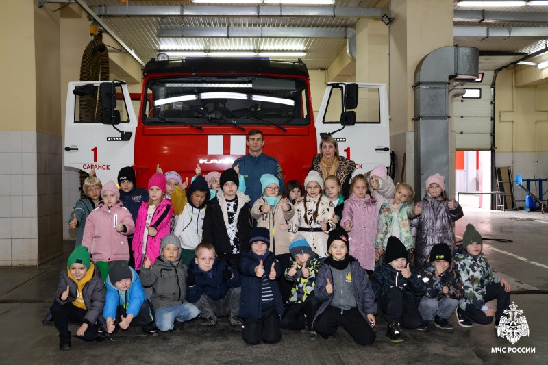 День открытых дверей для маленьких гостей в пожарных частях МЧС России
