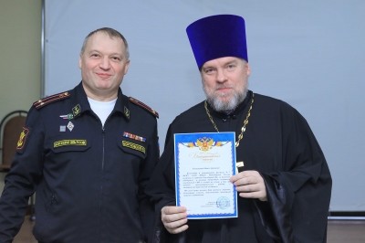 Начальник северодвинского госпиталя благодарит священника Антония Власова за духовную поддержку пациентов Начальник северодвинского госпиталя благодарит священника Антония Власова за духовную поддержку пациентов