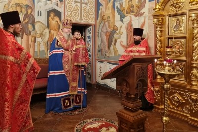 Митрополит Корнилий совершил славление в день памяти святых бессребреников Космы и Дамиана Митрополит Корнилий совершил славление в день памяти святых бессребреников Космы и Дамиана