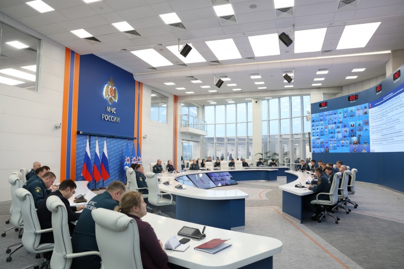 В МЧС России отмечают снижение количества гибели людей на пожарах и водных объектах по сравнению с аналогичным периодом прошлого года