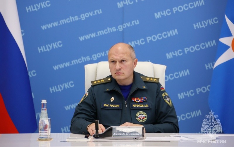 Глава МЧС России Александр Куренков провел рабочую встречу с главными государственными инспекторами субъектов по пожарному надзору и руководителями судебно-экспертных учреждений МЧС России Глава МЧС России Александр Куренков провел рабочую встречу с главными государственными инспекторами субъектов по пожарному надзору и руководителями судебно-экспертных учреждений МЧС России