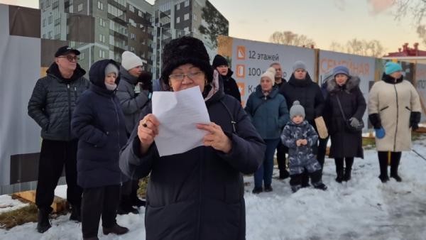 Архангелогородцы попросили президента остановить проблемную стройку у жилых домов